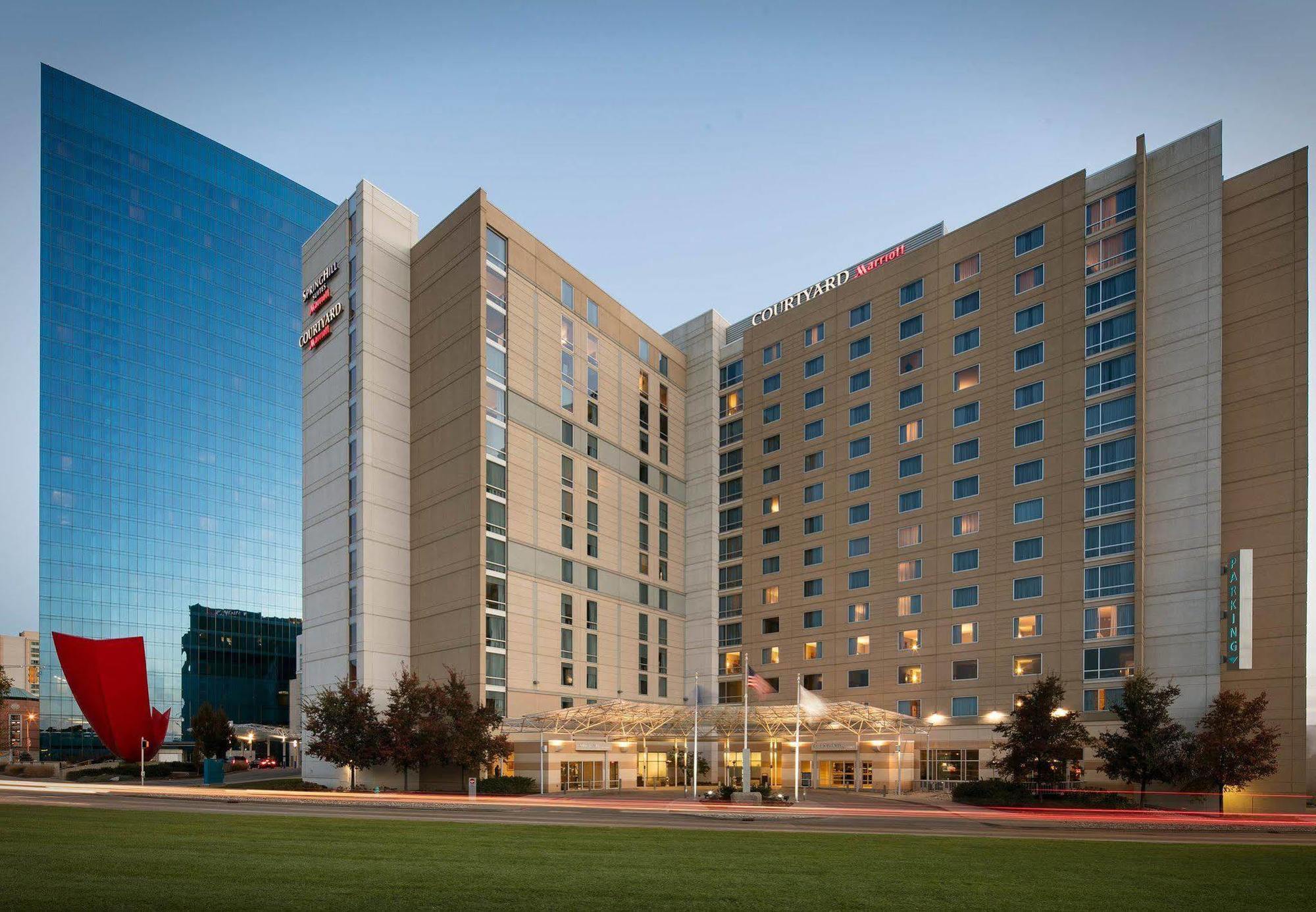 Springhill Suites Indianapolis Downtown Exteriör bild